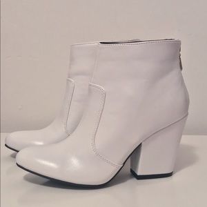 Guess | G by Guess White Heeled Booties | Size 7